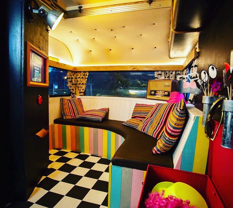 Binnenkant photobooth caravan
